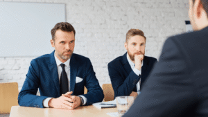 Sprawdź firmę w KRD i zweryfikuj kontrahentów przed współpracą. Dowiedz się, jak szybko ocenić wiarygodność finansową przedsiębiorstwa