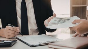 windykacja terenowa i negocjacje z windykatorem